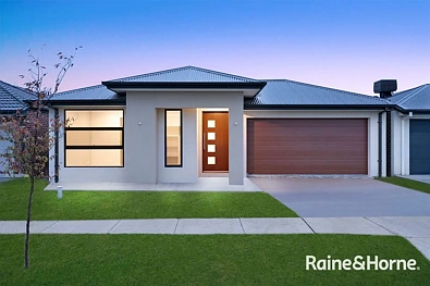 Clyde North 4 Slaapkamer Call to inspect Stylish Brand-New House in Clyde North