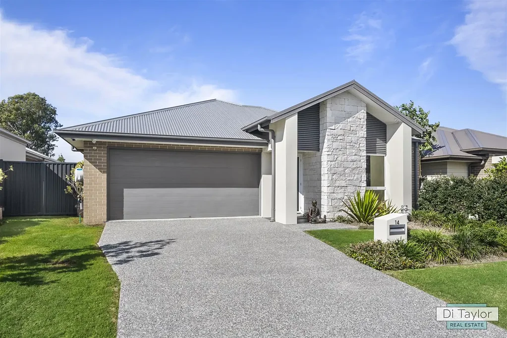 Jimboomba 4침실 Invest, Nest or Downsize in Style - Riverton Estate