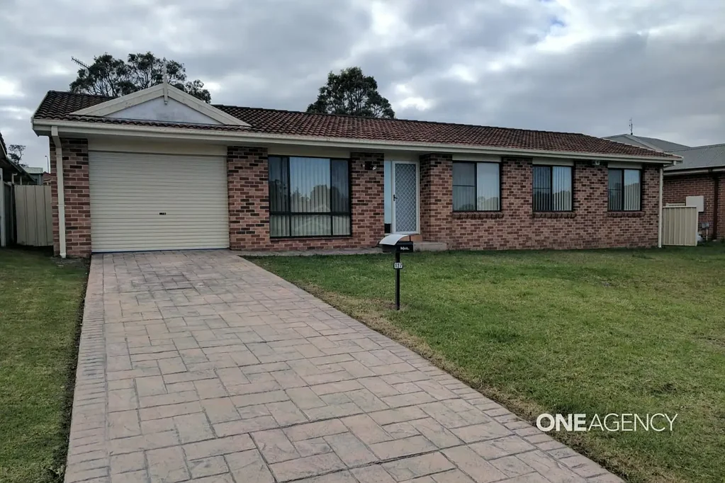 SPACIOUS, LOW-MAINTENANCE FAMILY LIVING IN SANCTUARY POINT