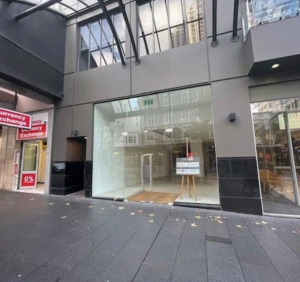 Auckland Central Corner Profile mid Queen St