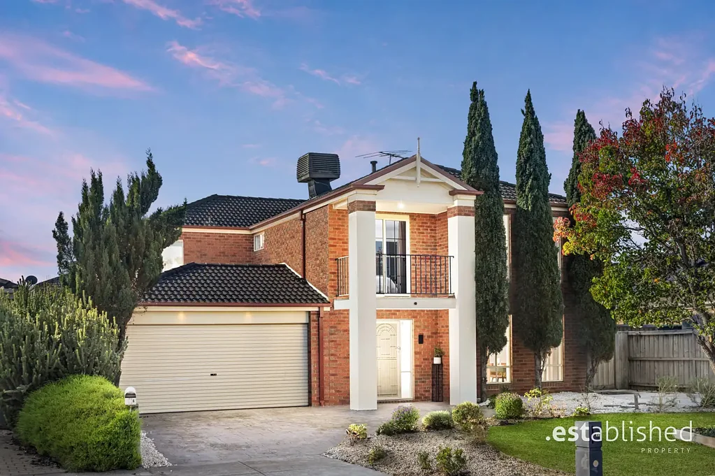 Point Cook 6 Bedroom Modern Family Luxury with Space for Every Stage of Life