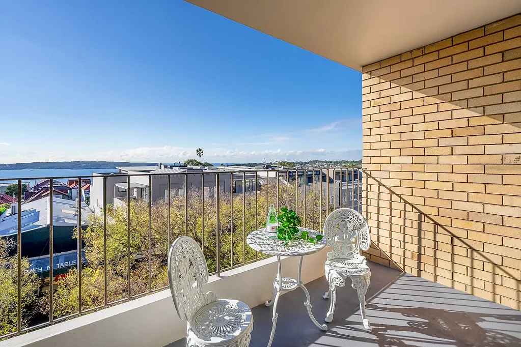 Mosman 2ห้องนอน Sophisticated Village Living with Sweeping Harbour Views
