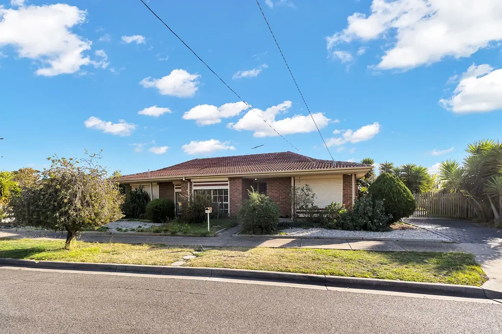 NEWLY UPDATED HOME IN WERRIBEE