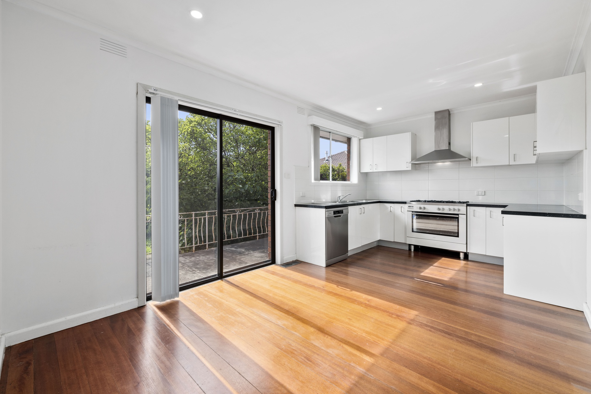 1 PEVERIL ST, GLEN WAVERLEY VIC 3150, 0部屋, 0バスルーム, House