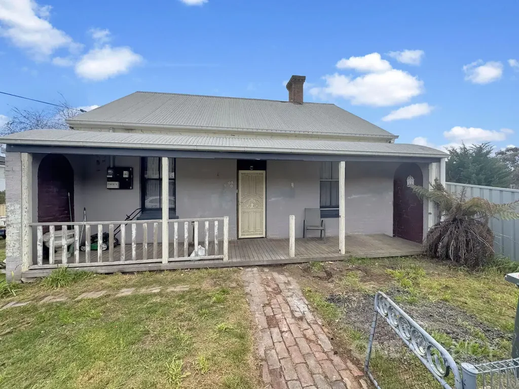 Goulburn 3Kwarto A CHARMING CHARACTER HOME ON A GENEROUS BLOCK