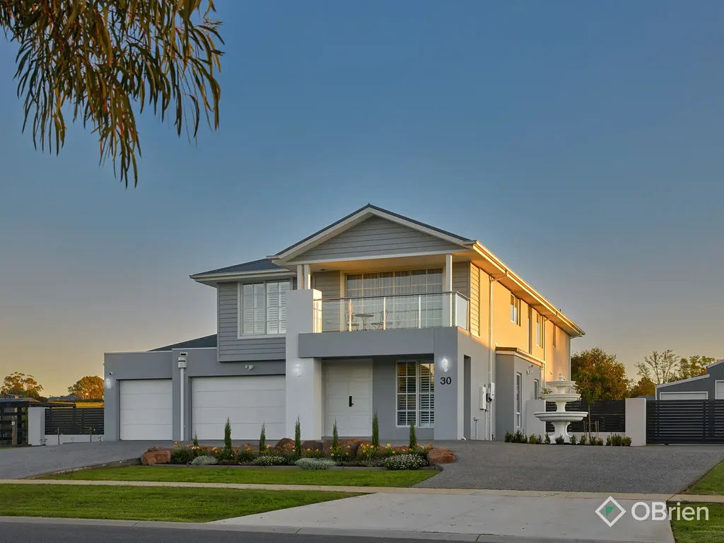 Drouin 6Zimmer Luxury Hampton-Style Living Opposite Drouin Golf Club