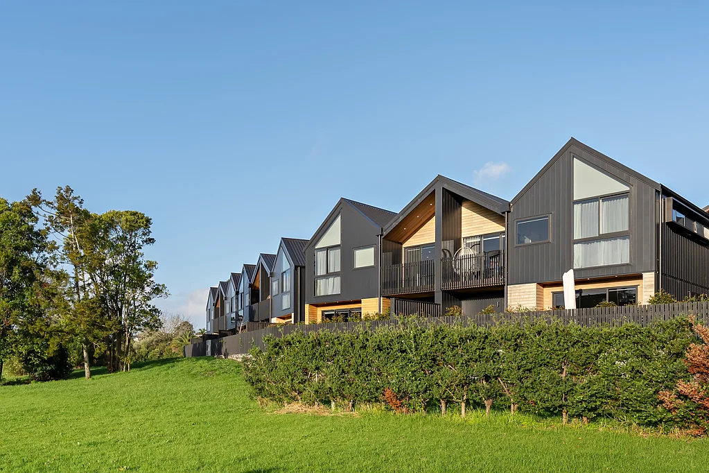 Te Atatu Peninsula 4房  THE LAST 2 HIGH-END HOMES