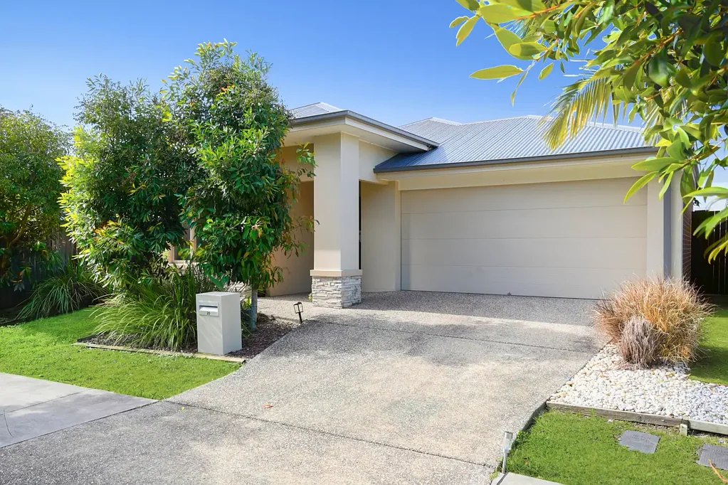 Palmview 4ਬੈੱਡਰੂਮ Bushland Outlook + Brilliant Layout = One Beautiful Buy