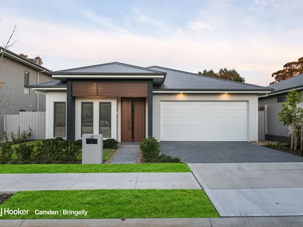 STUNNING FAMILY HOME