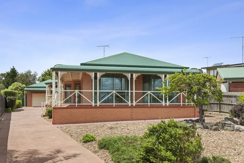 Portarlington 4غرفة نوم Spacious Family Retreat on a Massive 1,240m² Block with Bay Views