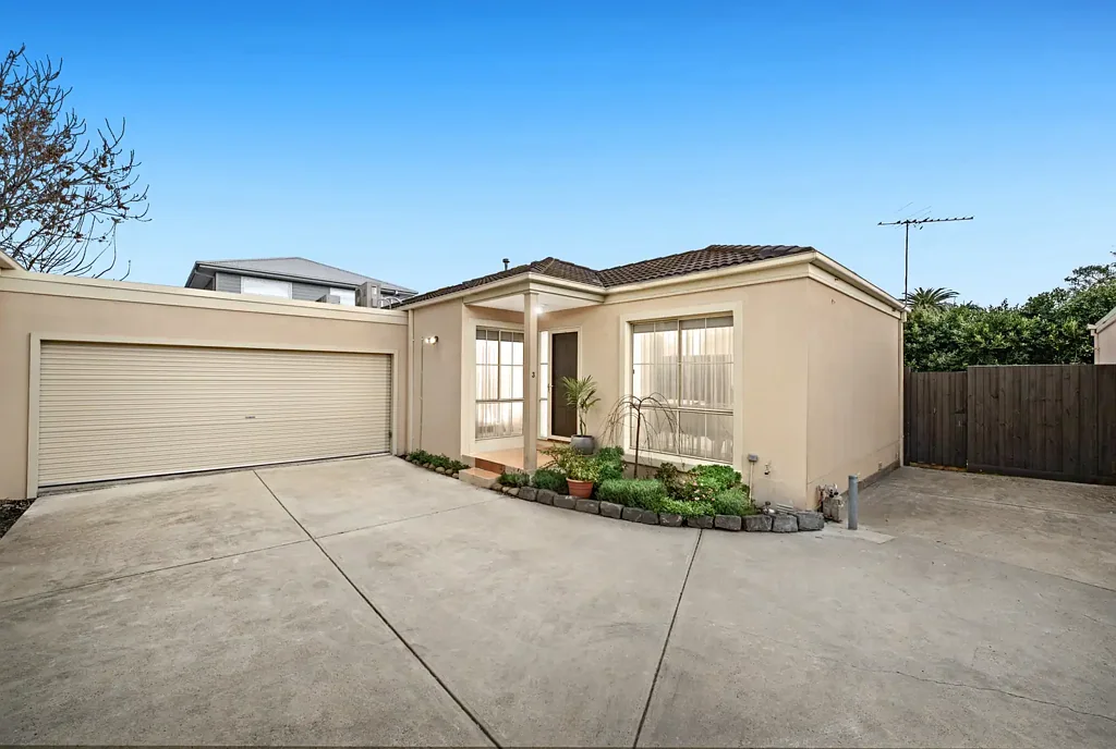 Carrum 2Phòng ngủ Stylishly Renovated Living with a Spacious Backyard and Double Garage
