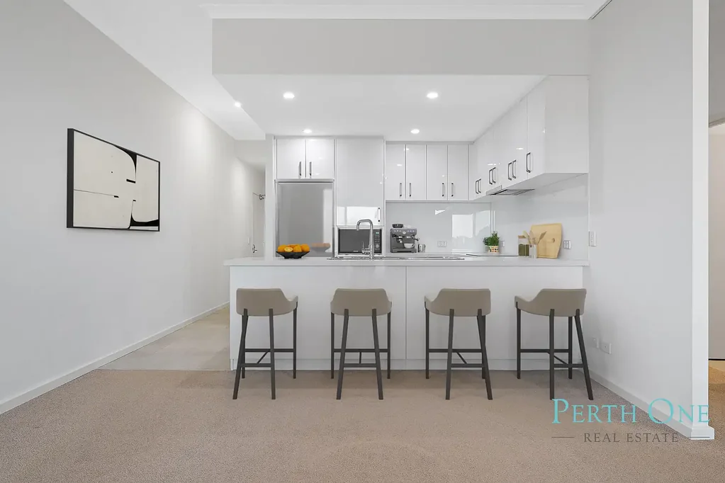 Stunning 2-Bedroom + Study Apartment with RIVER VIEWS!!