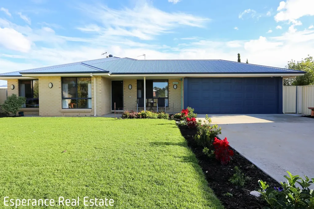 Castletown 5房  Spacious Family Living with Bonus Studio & Huge Shed!