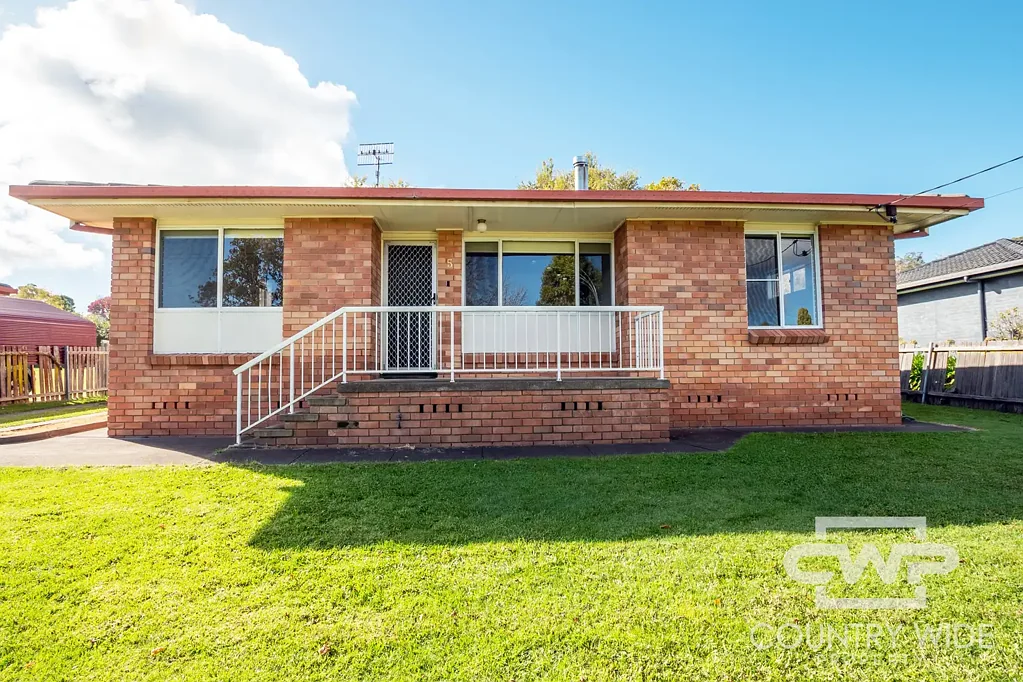 Glen Innes 3 Bedroom Quiet, Private & Conveniently Located