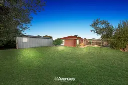 2 Ayres Close, Cranbourne North