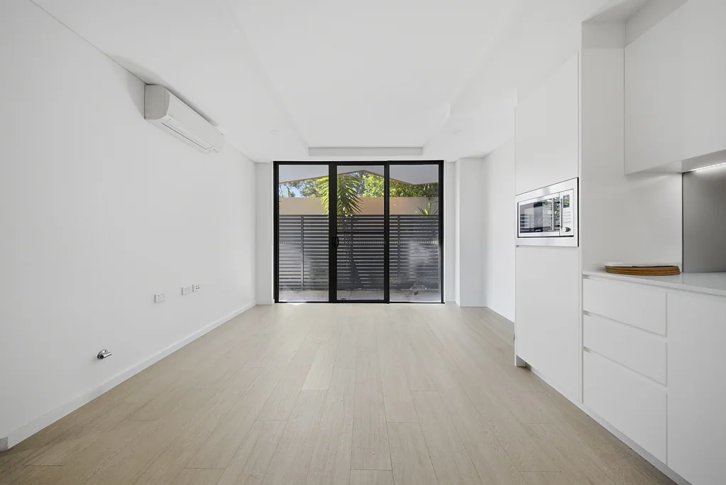 Ashfield 1Zimmer Private Garden Apartment Moments from Amenities!