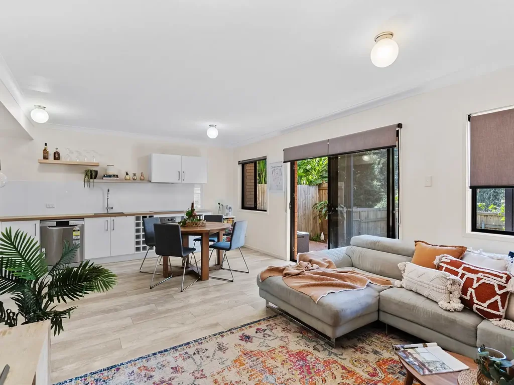 Mount Gravatt 2 Bedroom YOUR DREAM HOME LIES BEHIND THE RED DOOR