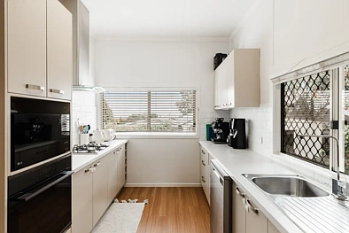 रसोईघर - 3 Sourris Street, Mount Lofty, QLD 4350