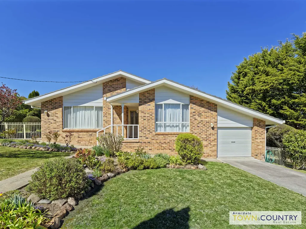 Armidale 4ਬੈੱਡਰੂਮ 39 Chestnut Avenue, Armidale