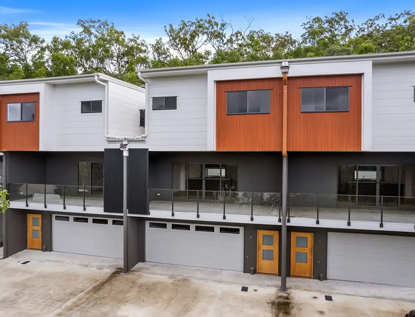 Unit 5/ 54 Ben Lexcen Court, Mount Warren Park, Brisbane - Southern Region, 4 rūma, 2 rūma horoi, Townhouse
