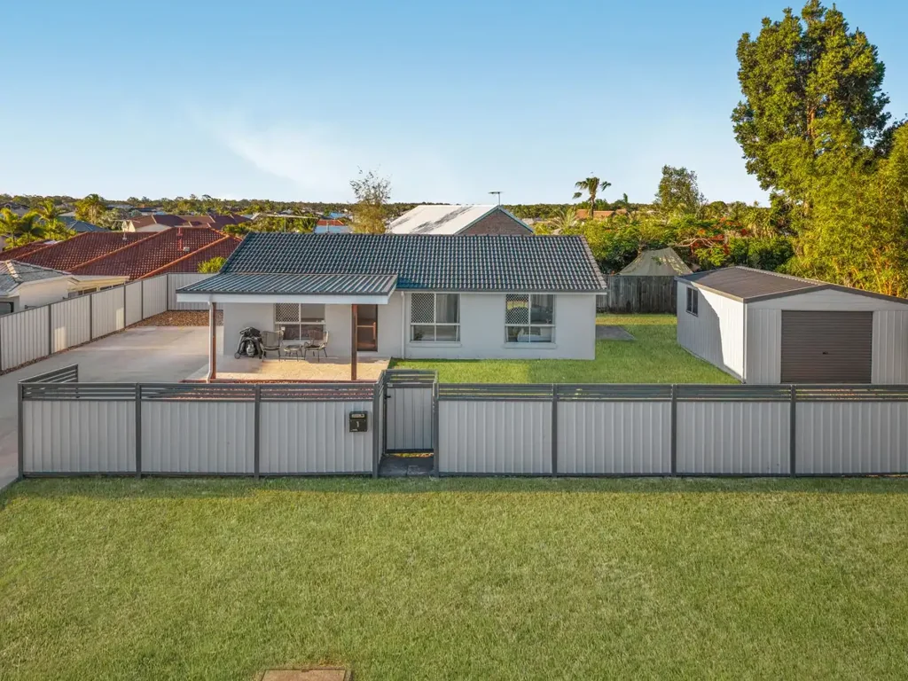 Banksia Beach 3部屋 Timeless Coastal Luxury: Prime Family Retreat, Move-In Ready