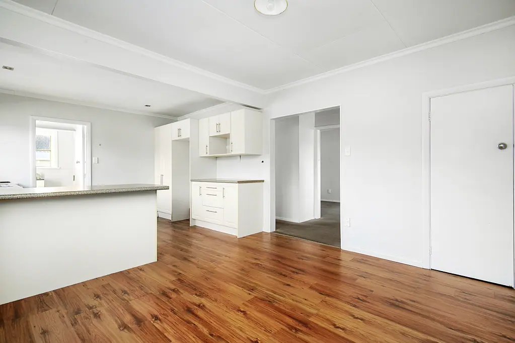 Wainuiomata 3部屋 Affordable Opportunity Awaits! Invest or Nest!