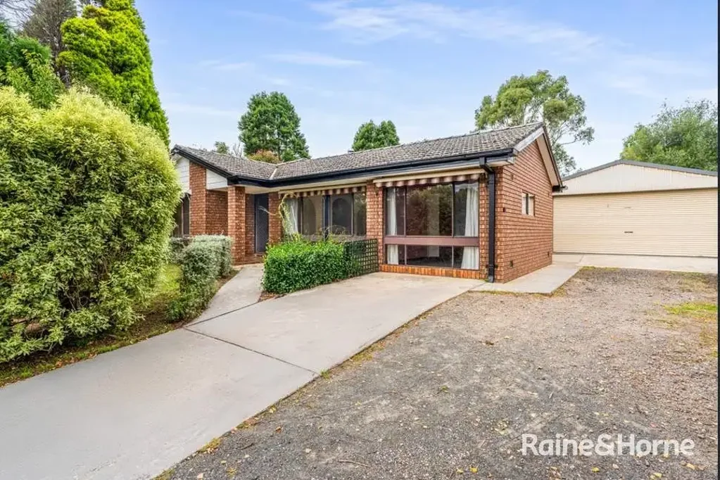 Charming Mittagong Home with Space & Convenience
