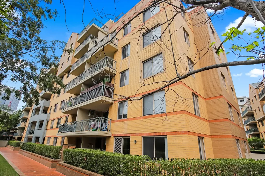Conveniently Located 2 bedroom Unit