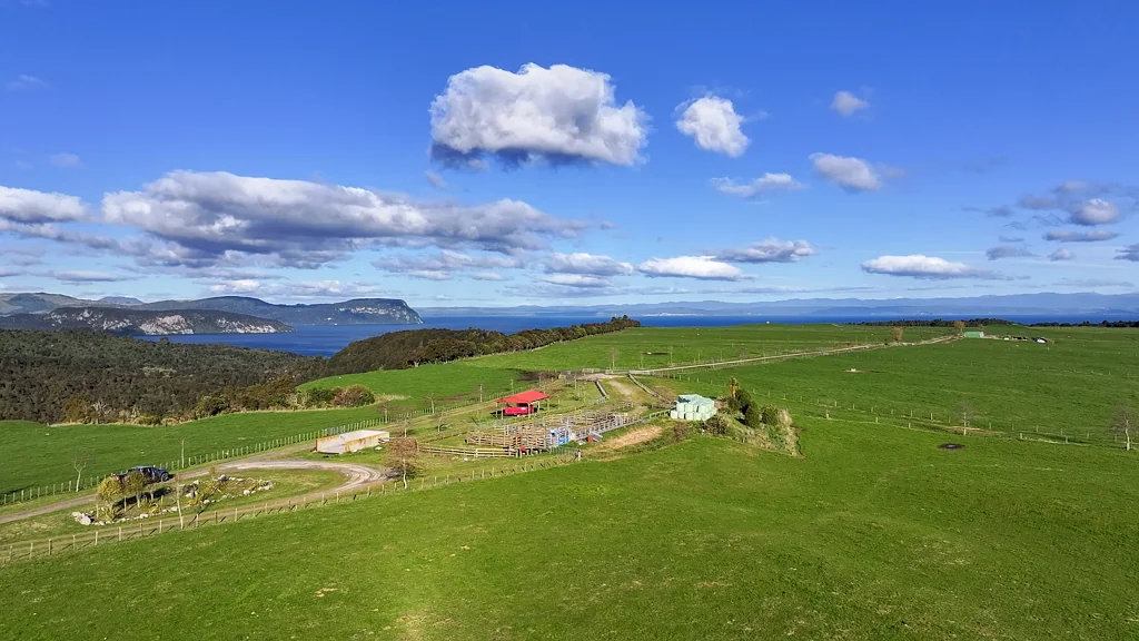 Marotiri Lakeside farm