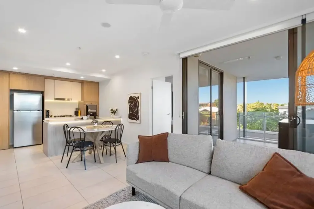 2025/123 Cavendish Rd, Coorparoo, QLD 4151