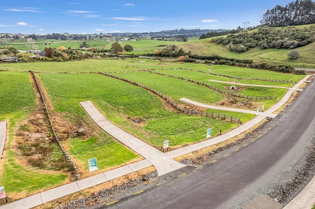 Hunua Hunua Village Section 3,325m2