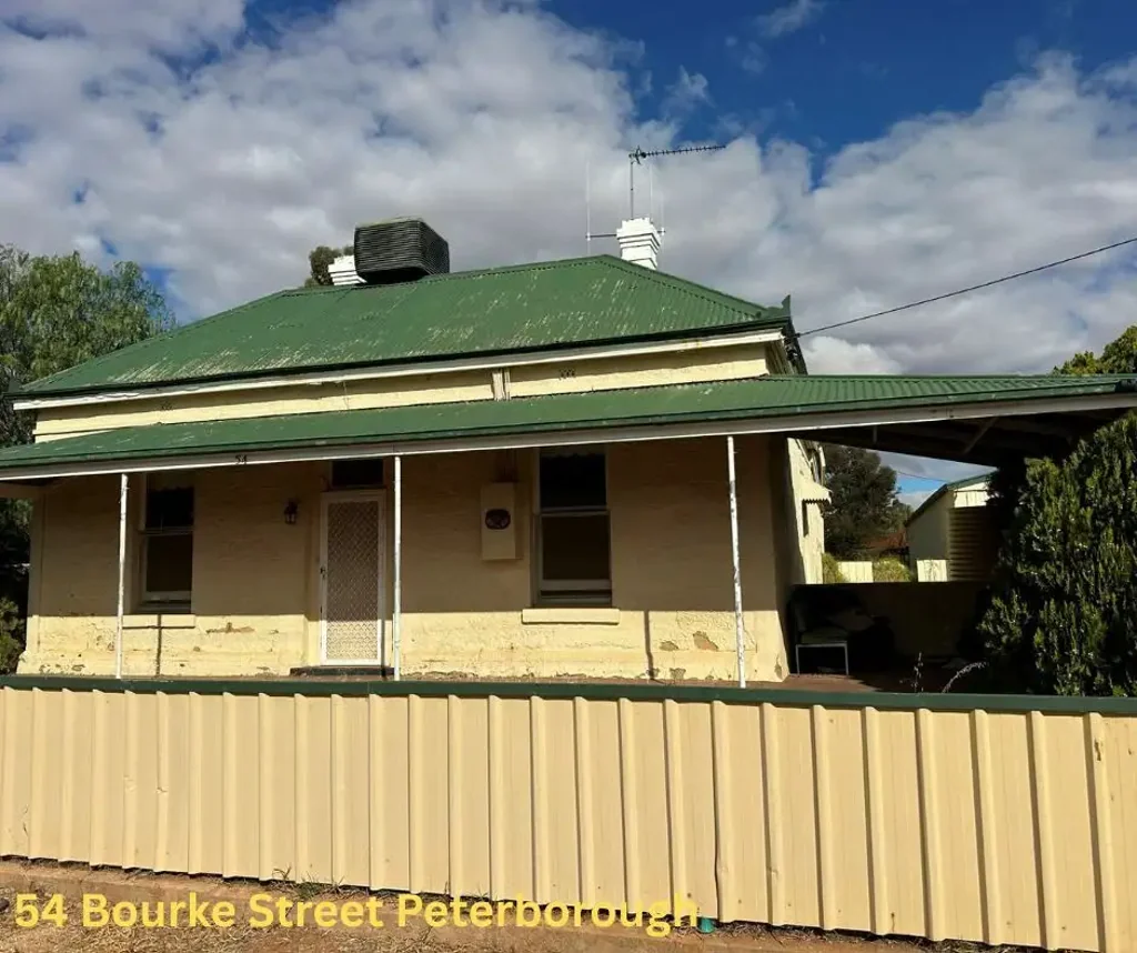 Peterborough 2कमरा COUNCIL AUCTION - 6 HOUSES 2 BLOCKS OF LAND