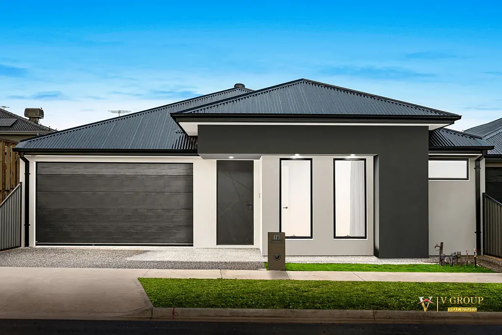 Mickleham 4غرفة نوم Brand New Luxury Home with Dual Master Suites & Dual Kitchens - Border of Mickleham & Craigieburn !!!