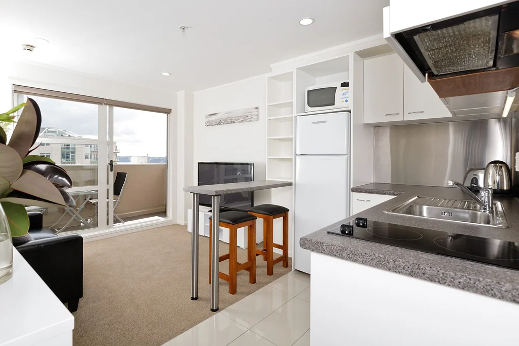 Water & City Views - Unbeatable Location