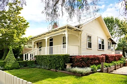 18 Spa Avenue, Hepburn