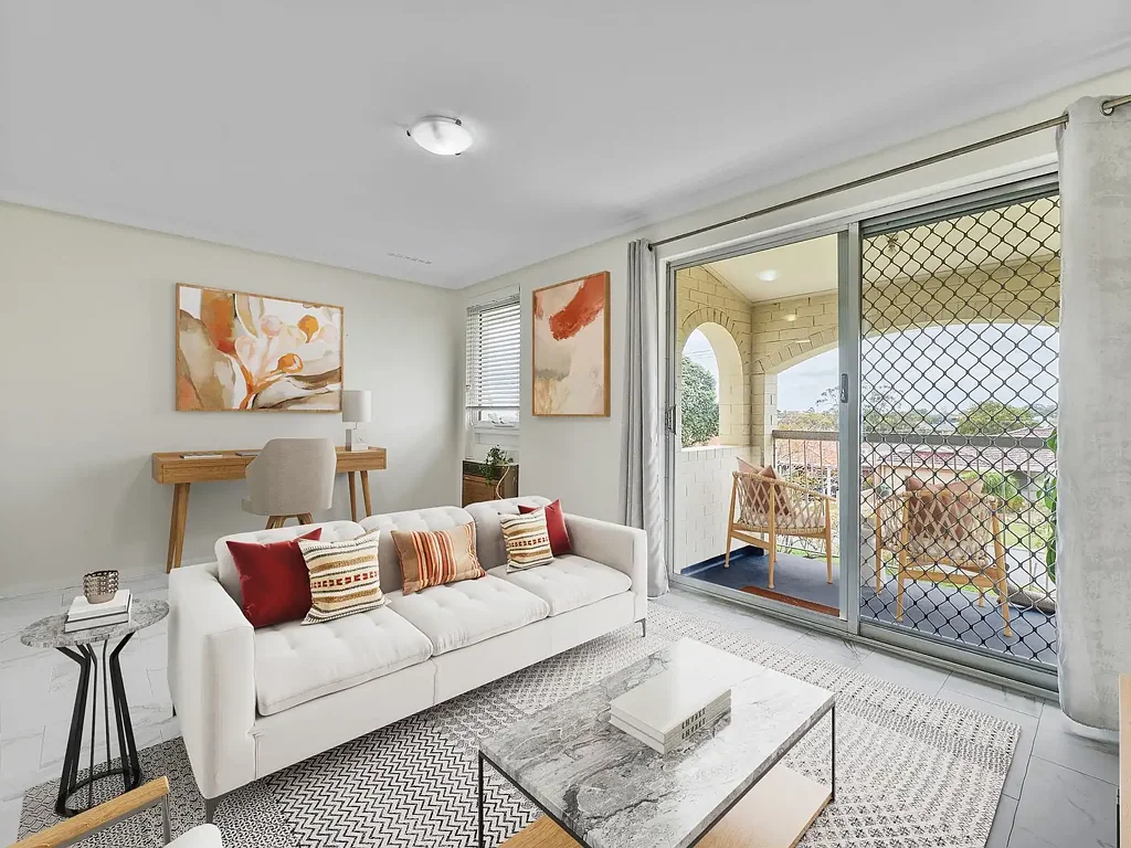 Yokine 2 Slaapkamer UNDER OFFER by Roxanne Armitage