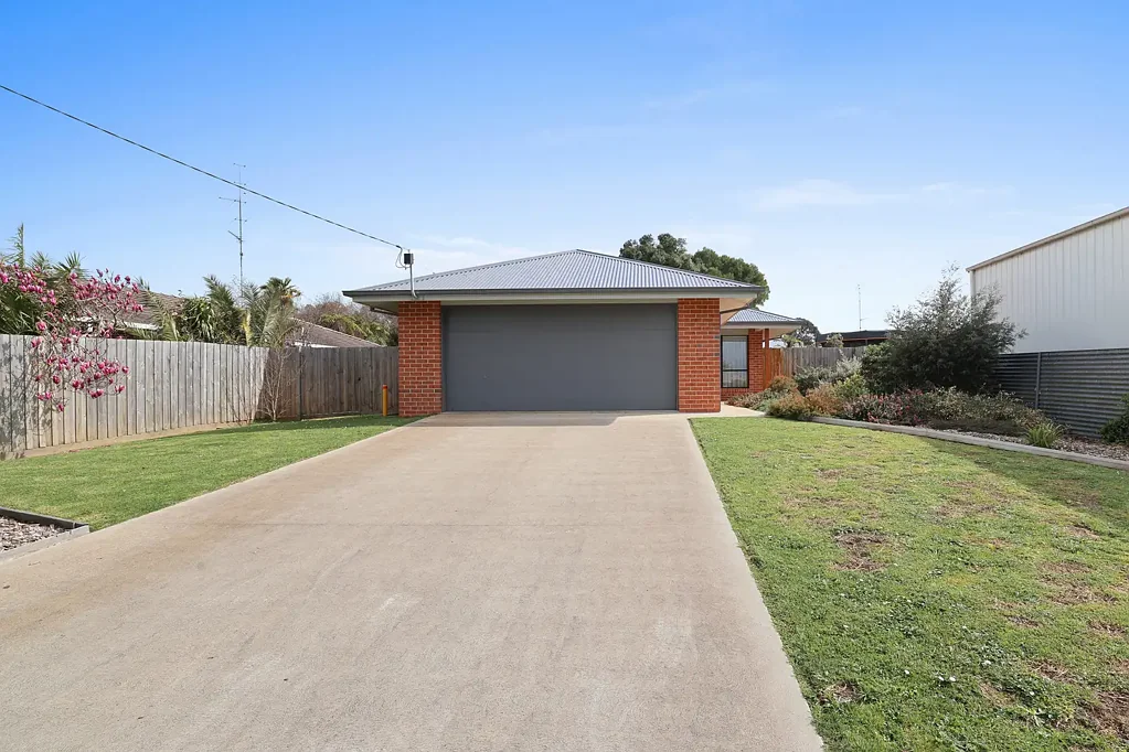 Leongatha 3房  A Quiet Court with Convenient Location