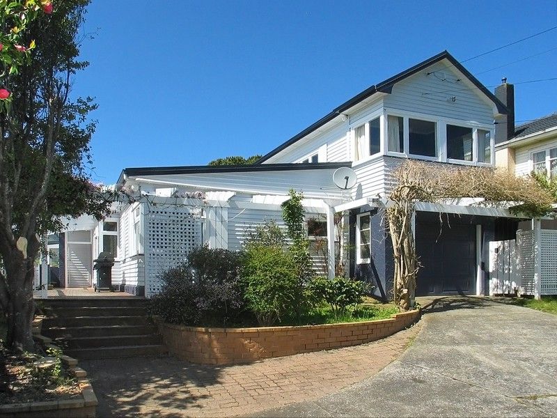 11 Ngatitoa Street, Tawa, Wellington, 4 Bedrooms, 2 Bathrooms