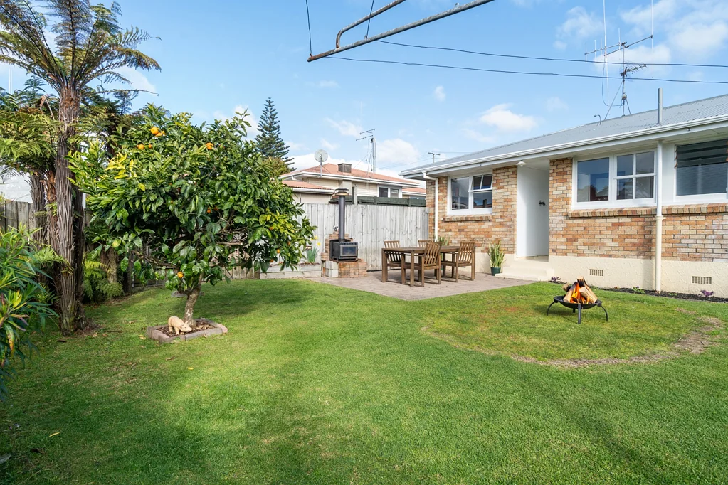 Greerton 3침실 Sixties Charm on Flat, Established, Site