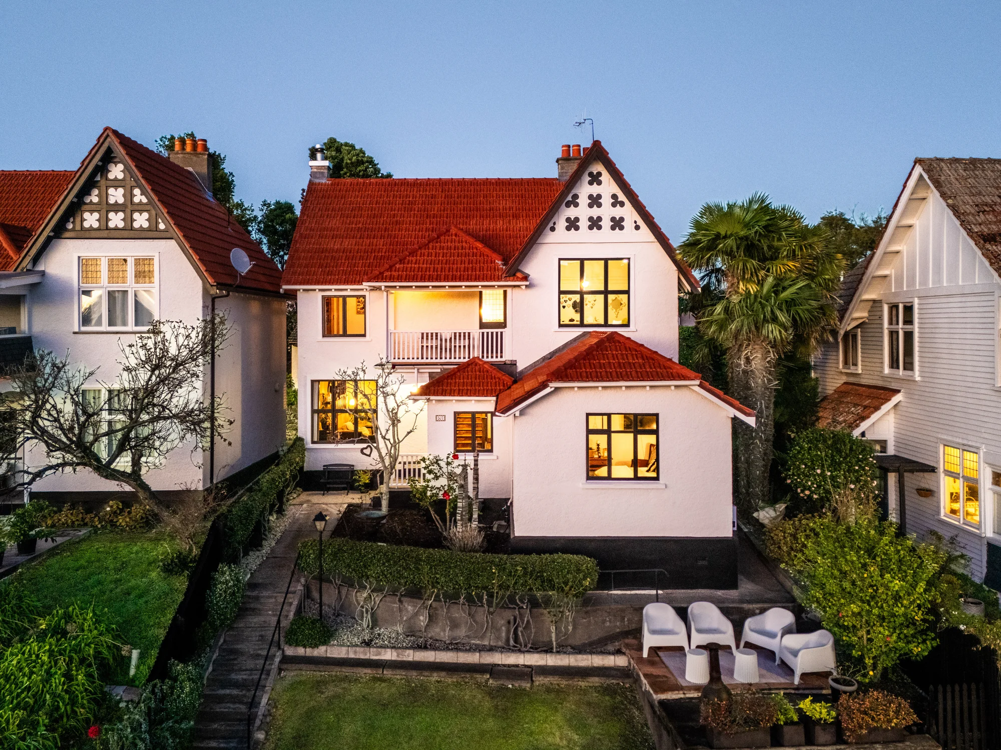 Napier Hill 5chambre Some homes are just houses. 'Sarfend' is a legend