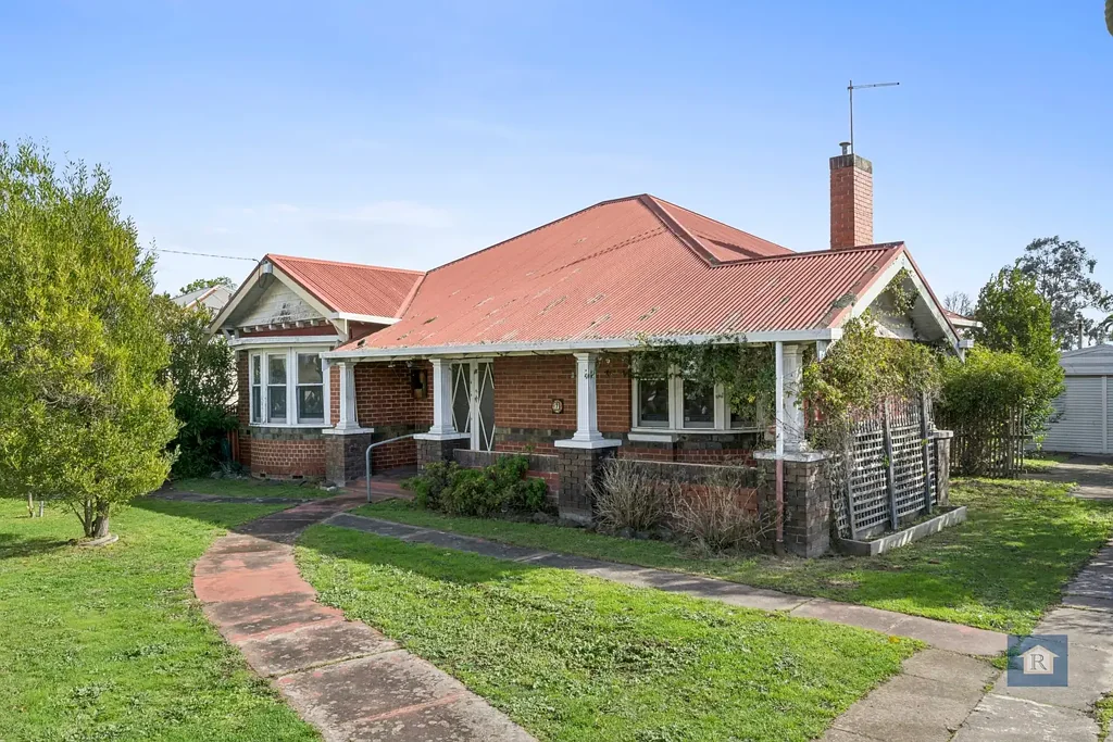 Colac 3कमरा Charming Home with Space and Potential...