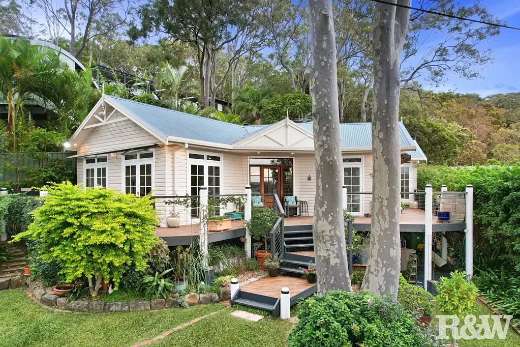 Pretty Beach 3 Bedroom Amazing 180° Views of Brisbane Waters!