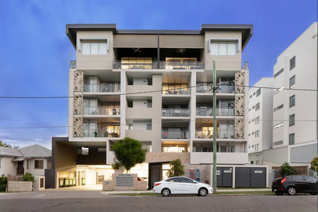Stylish 2 Bedroom Apartment in Prime Kedron Location!