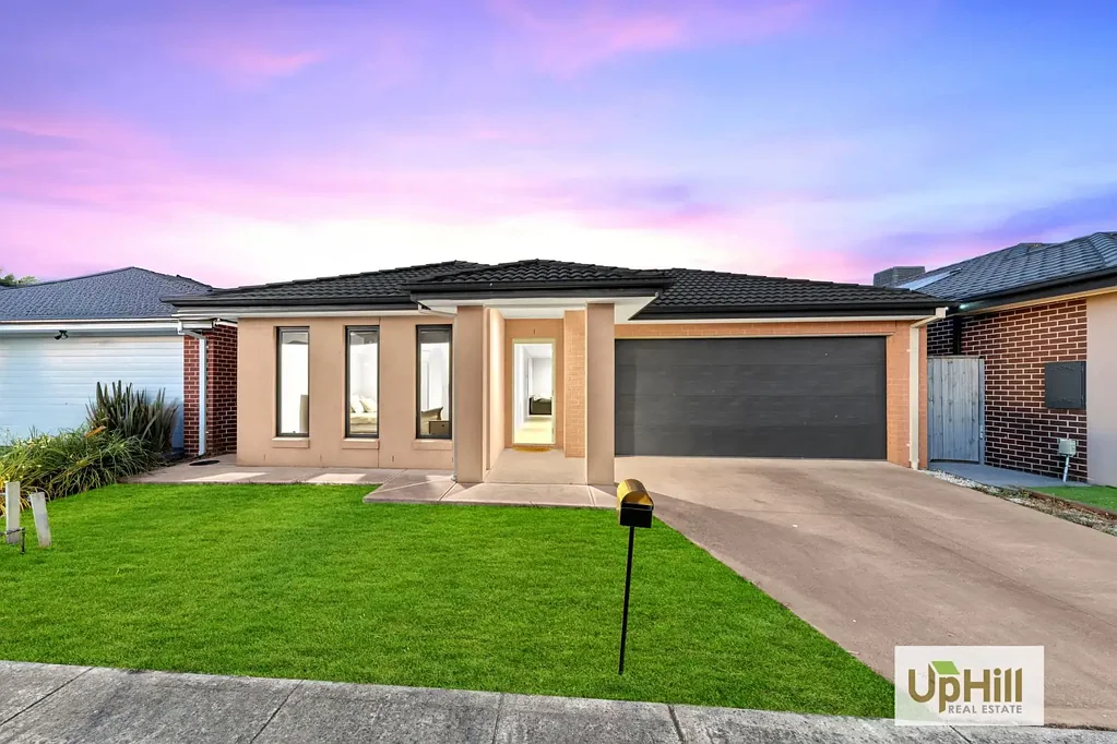 9 Langshan Road, Clyde North, VIC 3978