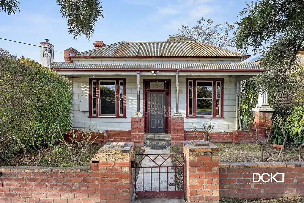 Bendigo 3 Bedroom INNER-CITY HOME WITH CHARMING POTENTIAL