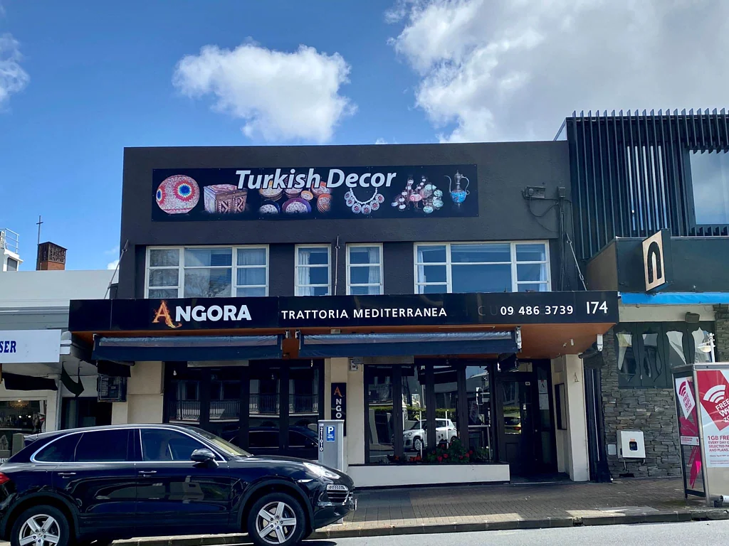 Takapuna  STREET FRONTAGE RETAIL - 197M²