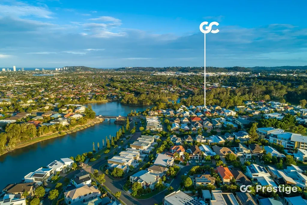 Varsity Lakes 4ਬੈੱਡਰੂਮ Elegant Parkfront with Water views Living on Azzurra Island - Varsity Lakes