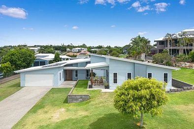 Dundowran Beach 6chambre THE ULTIMATE DUAL LIVING LIFESTYLE IN DUNDOWRAN BEACH