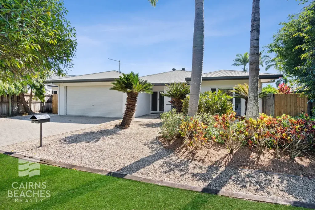 Kewarra Beach 4chambre Tropical Living, Modern Comfort & a Poolside Lifestyle