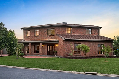 West Lakes 3chambre Uninterrupted Water Views and Effortless Lakeside Living